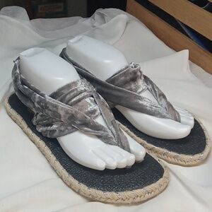 Nalho yoga mat sandals size 9